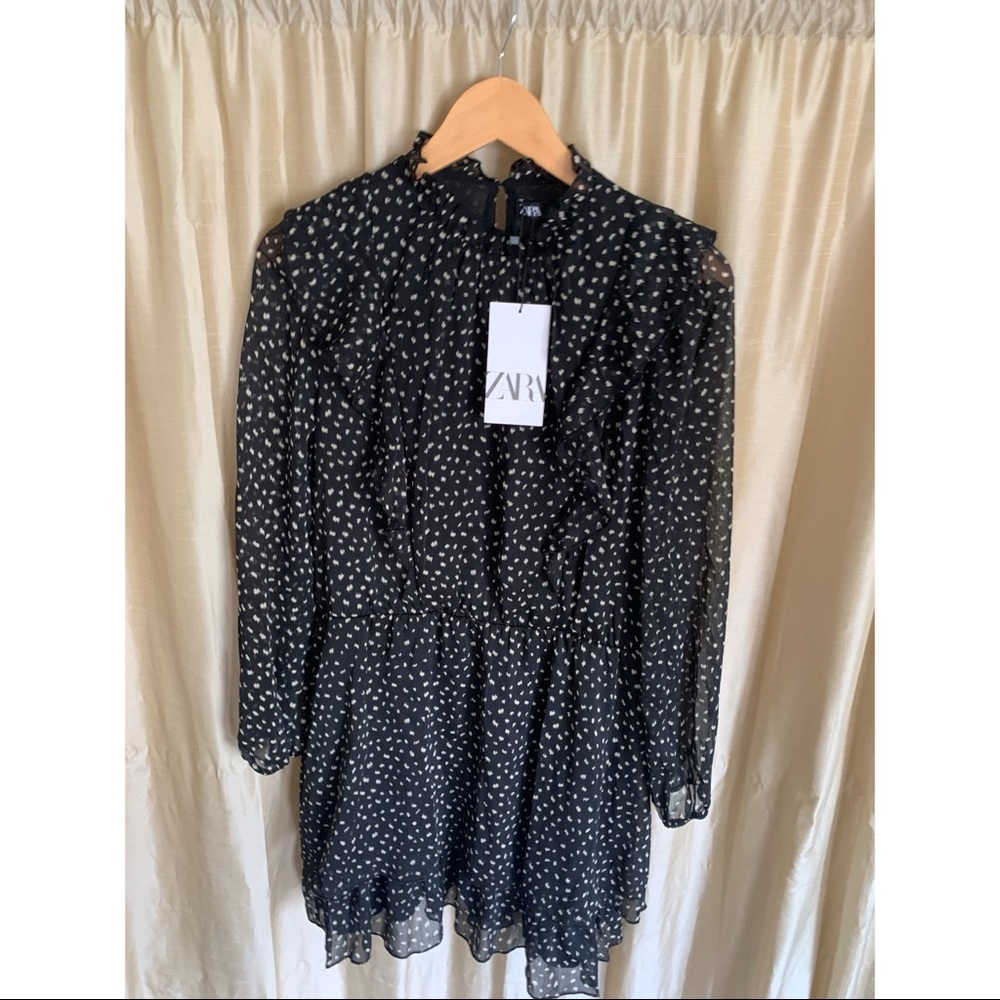 *NEW* 🖤 ZARA B&W Dots Dress 🖤